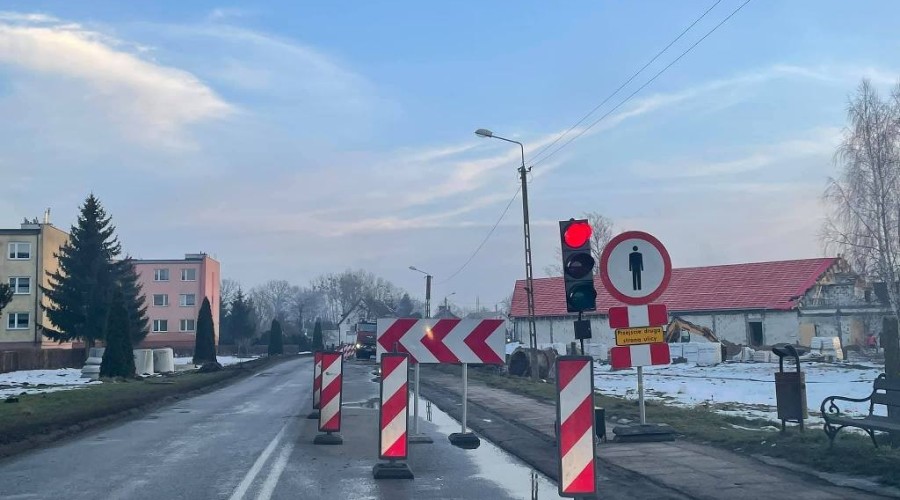 budowa marketu. utrudnienia na DW501 sztutowo (3)