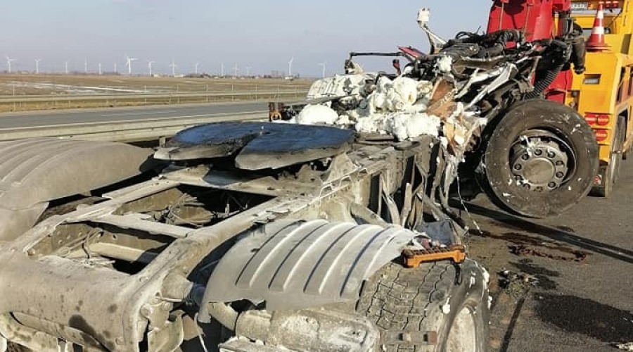 wypadek ciężarówek na S7 (5)