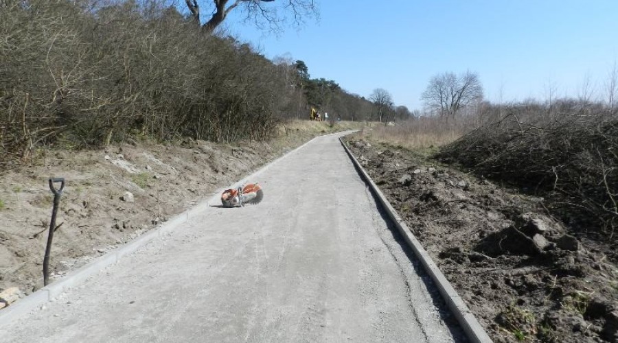 Stegna. Trwa budowa ścieżki rowerowej wzdłuż drogi wojewódzkiej nr 501.4