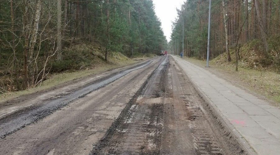 Sztutowo. 2 km odcinek drogi na plażę przechodzi remont.4