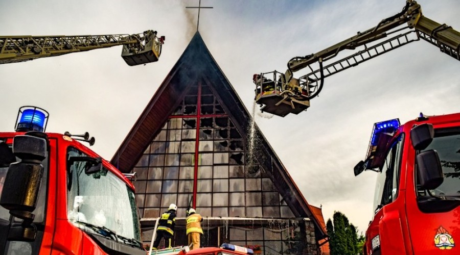 pożar kościoła kępki25