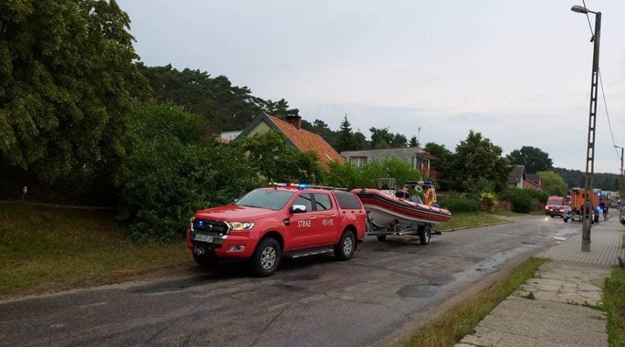 wypadł za burtę zalew wiślany (5)