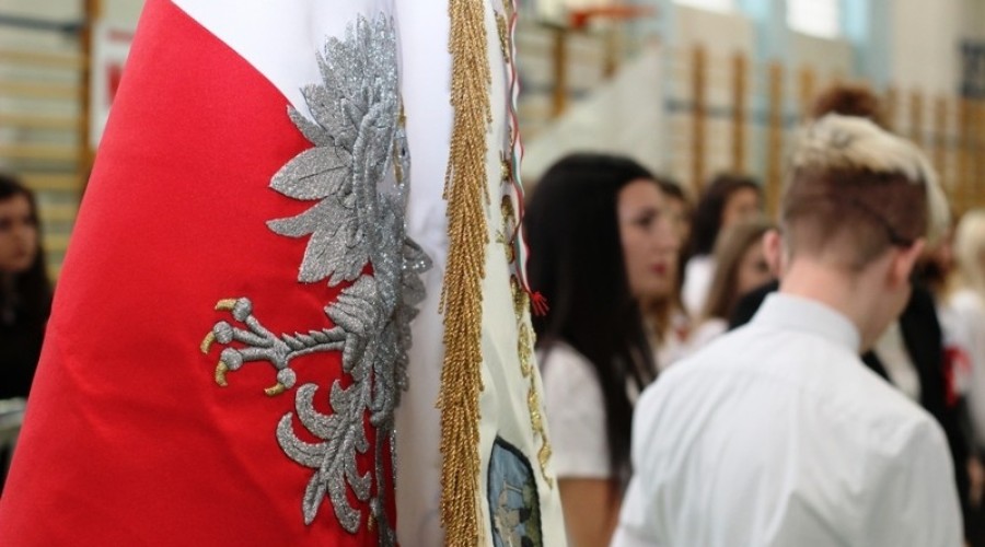 Nowy Dwór Gd. Utworzyli biało-czerwoną flagę dla Niepodległej (6)