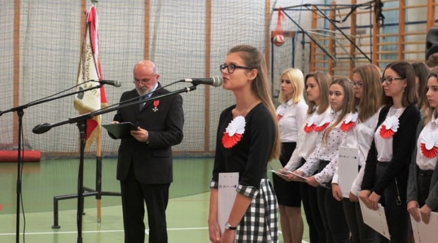 Nowy Dwór Gd. Utworzyli biało-czerwoną flagę dla Niepodległej (8)