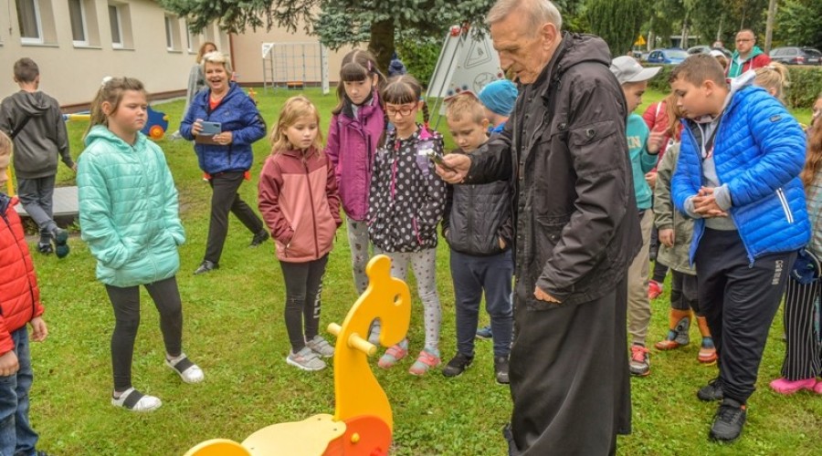 Otwarcie placu zabaw i festyn rodzinny w Tujsku (45)