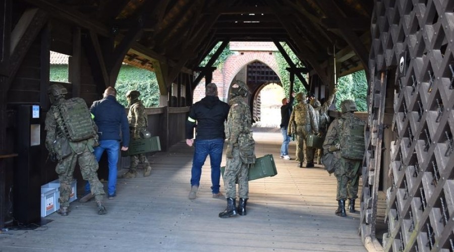 Malbork – Bomba w Malborskim Zamku (17)