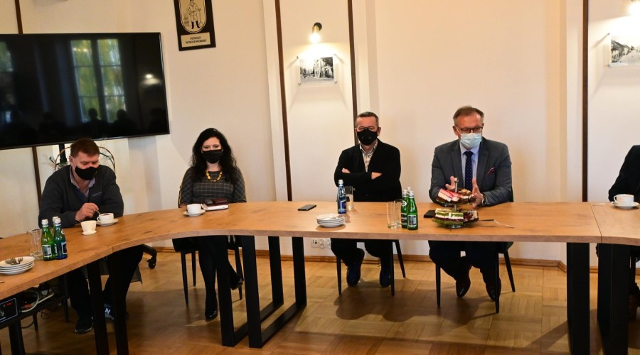 starostwo powiatowe nowy dwór gdański, Jacek Gross starosta, Barbara Ogrodowska starosta, powiat nowodworski inwestycje, 13