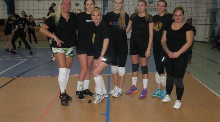 Wznowione rozgrywki Miejskiej Ligi Piłki Siatkowej Kobiet 202122010107