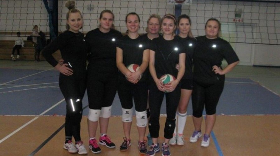 Wznowione rozgrywki Miejskiej Ligi Piłki Siatkowej Kobiet 202122010111