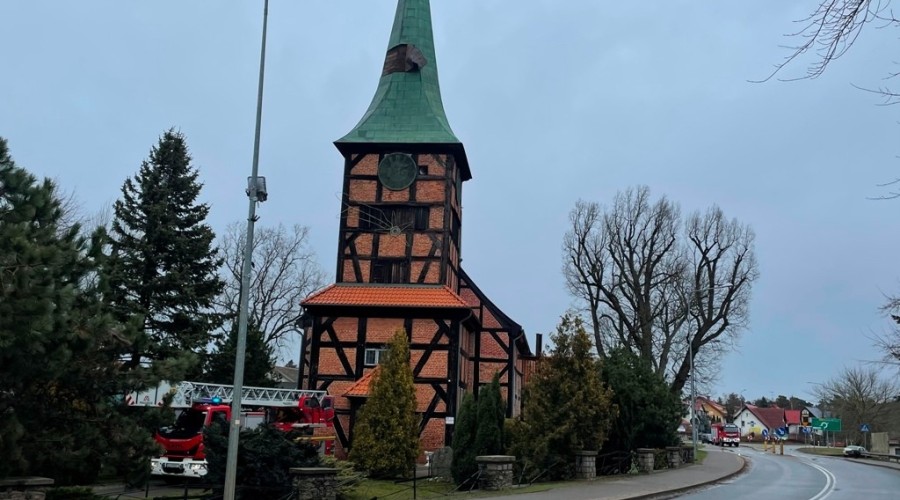 wiatr powalone drzewa powiat nowodworski wichura (18)