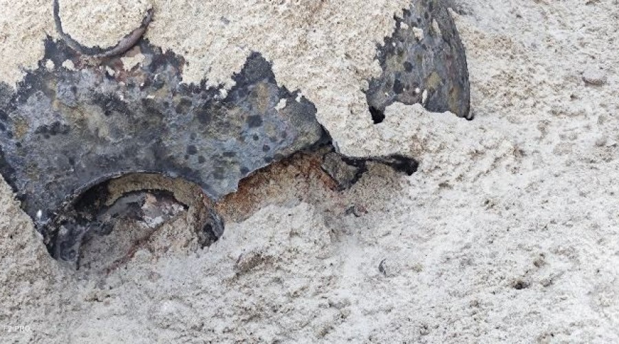 Żołnierze dokonali zniszczenia  miny morskiej  (4)