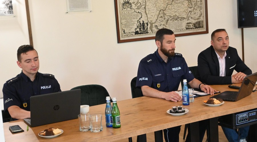 Zapobiec samobójstwom wśród dzieci. Współdziałanie służb z powiatem.