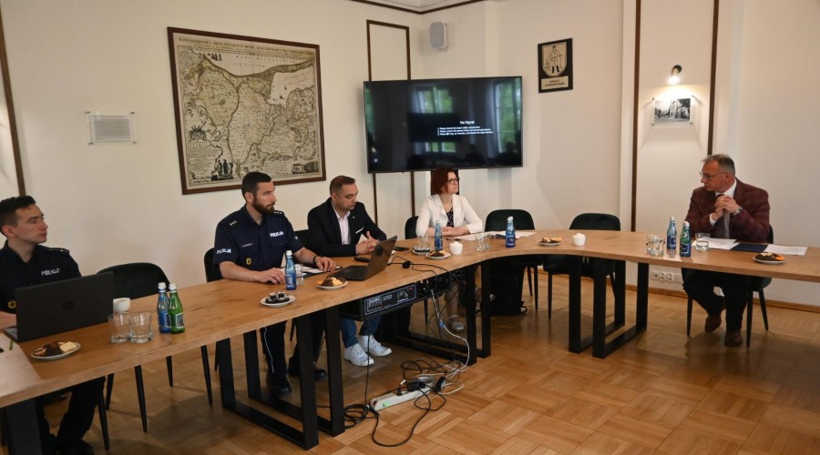 Zapobiec samobójstwom wśród dzieci. Współdziałanie służb z powiatem.