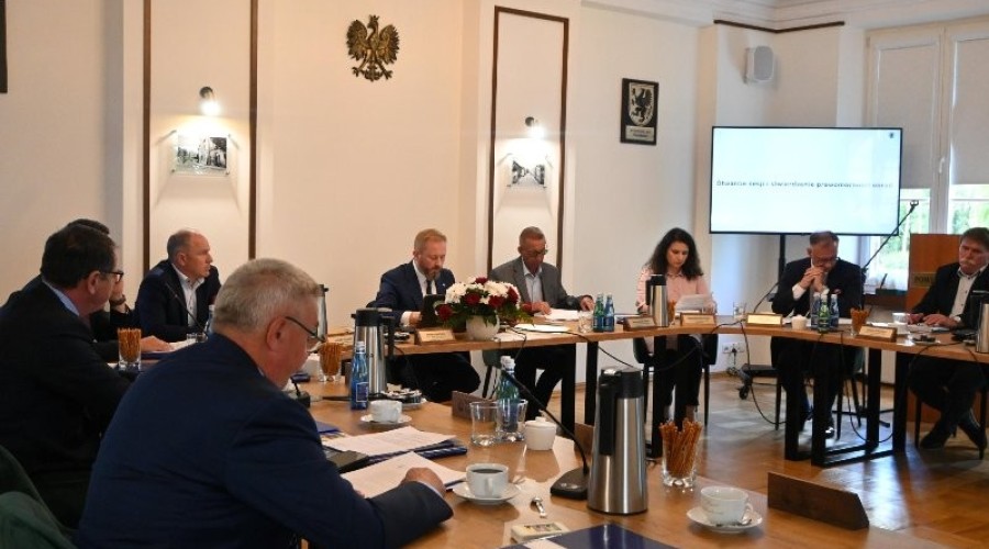 absolutorium powiat nowodworski1