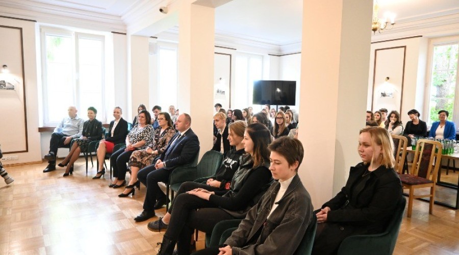 Nowy Dwór Gdański. Spotkanie Marszałka Senatu RP Tomasza Grodzkiego z młodzieżą. 10