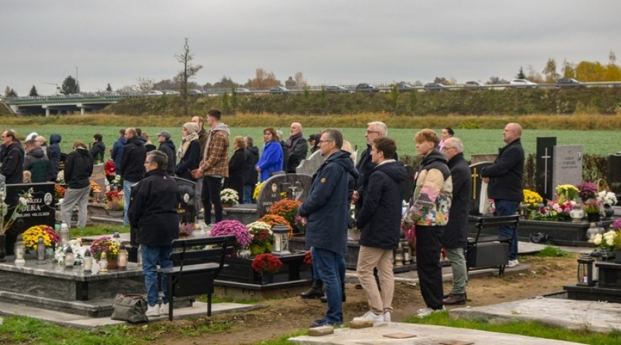 1 listopada nowy dwór gd2