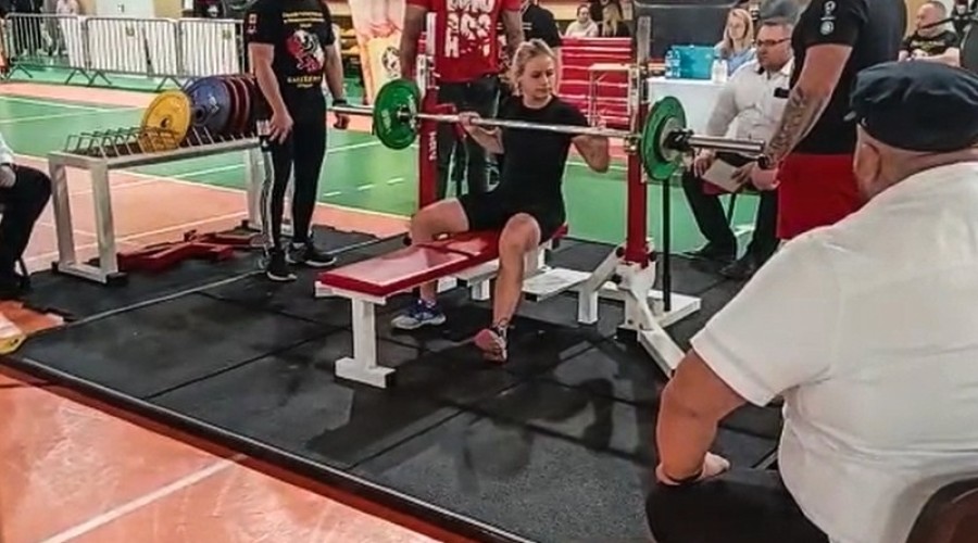 3NDg-wyciskanie sztangi