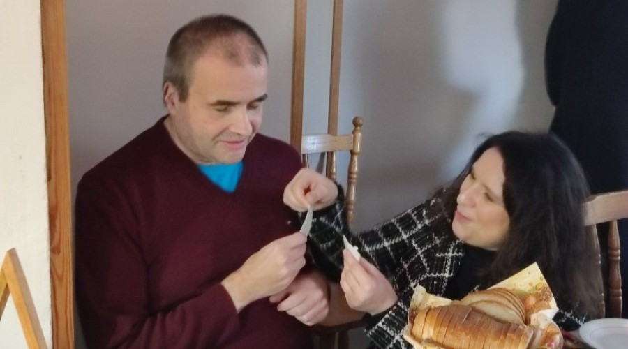 Wigilijne spotkanie uczestników Warsztatów Terapii Zajęciowej. (9)