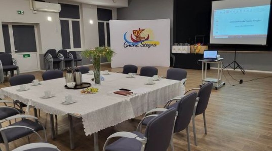 Wręczenie nagród za projekt znaku graficznego z tytułu obchodów 50 -lecia Gminy Stegna (5)