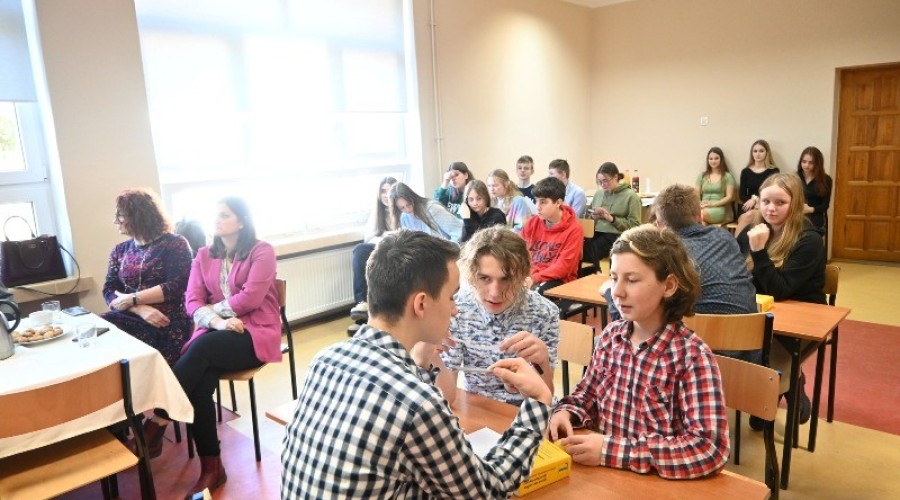 Powiatowego konkursu języka angielskiego z elementami wiedzy o krajach anglojęzycznych (16)