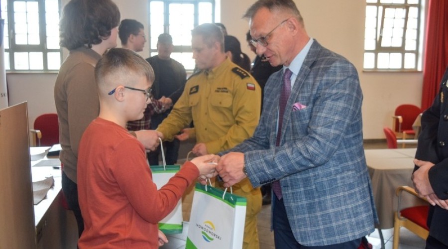 mlodzież zapobiega pożarom (22)