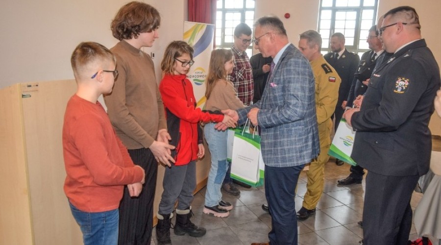 mlodzież zapobiega pożarom (24)