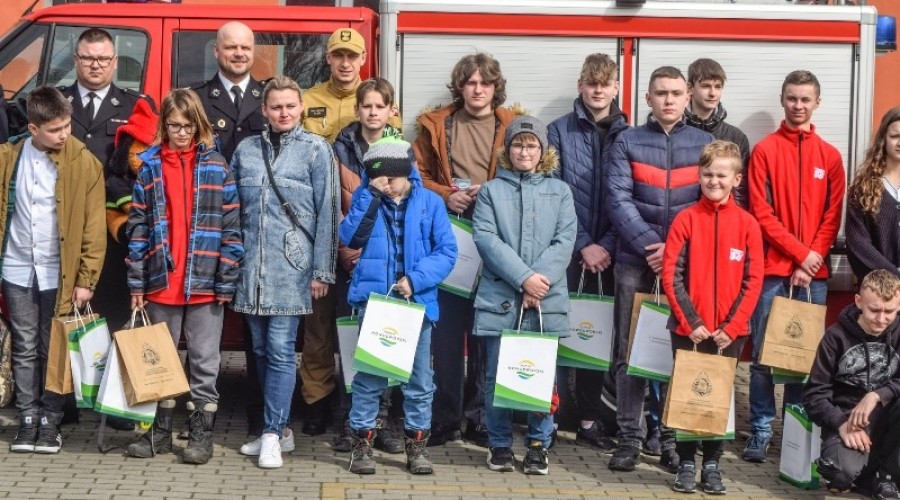 mlodzież zapobiega pożarom (3)