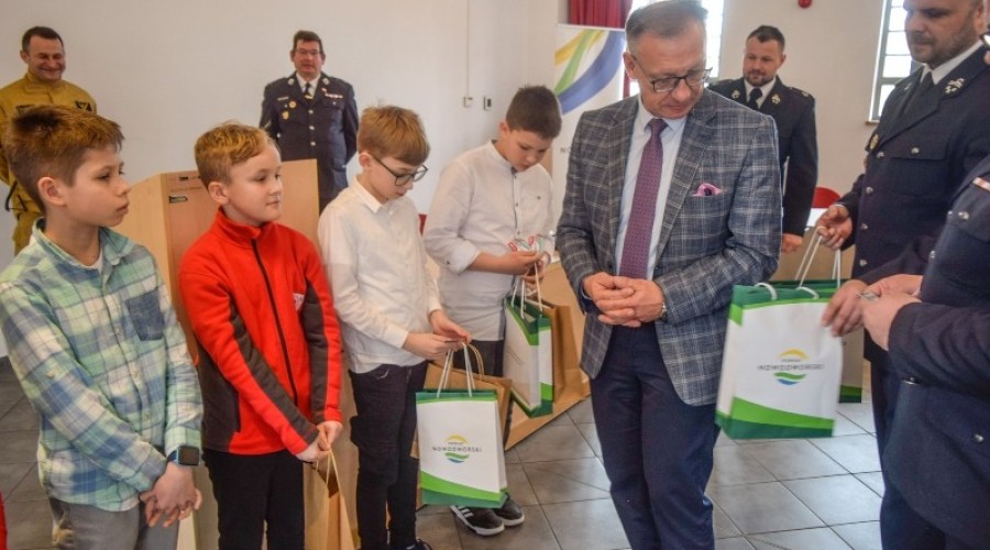 mlodzież zapobiega pożarom (37)