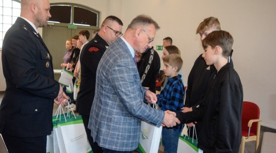 mlodzież zapobiega pożarom (7)