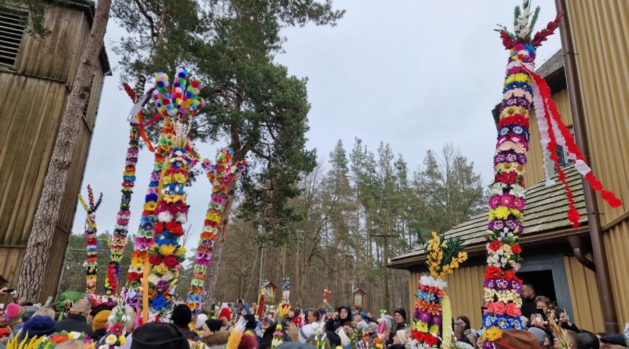 mieszkancy wyjechali na kurpie (12)