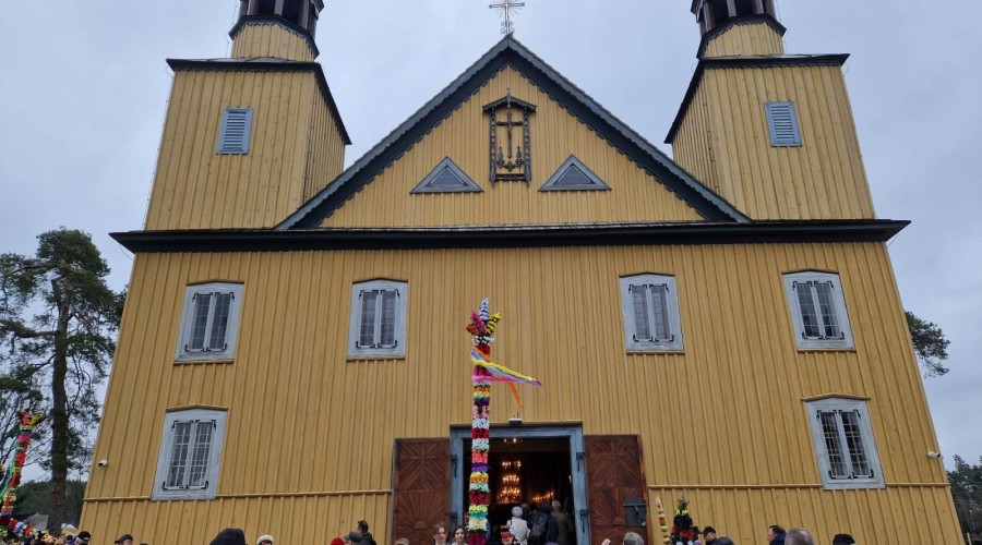 mieszkancy wyjechali na kurpie (4)