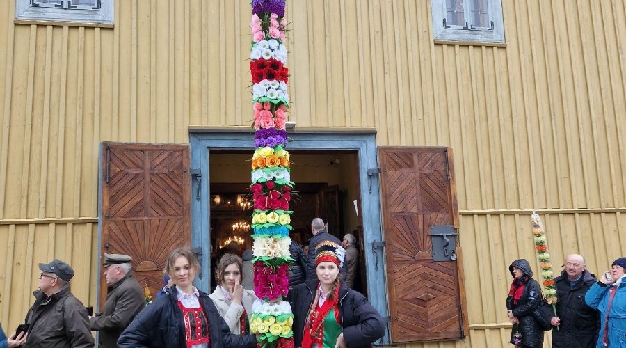 mieszkancy wyjechali na kurpie (5)