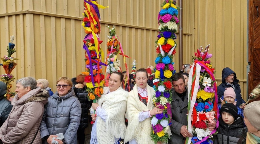 mieszkancy wyjechali na kurpie (7)