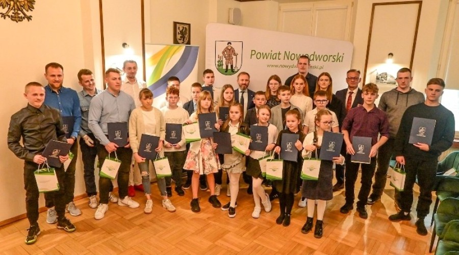 Nagrody Sportowe Powiatu Nowodworskiego (20)_edited
