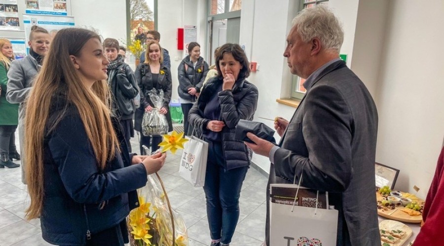 akcja żonkil liceum nowy dwór gd05