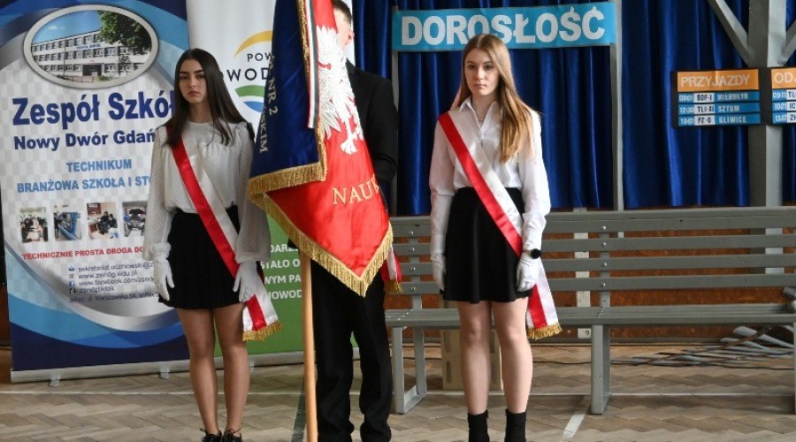 pozegnanie absolwentow zespolu szkol nowy dwor gd01