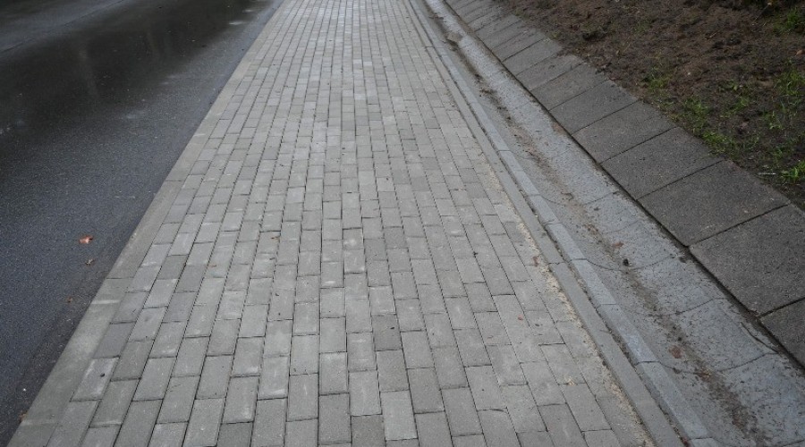 przebudowa chodnika przy drodze powiatowej nr 2326G ul. Morskiej zakończona. (9)