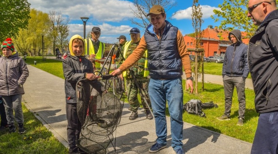 Zawody wędkarskie dla dzieci młodzieży (134)