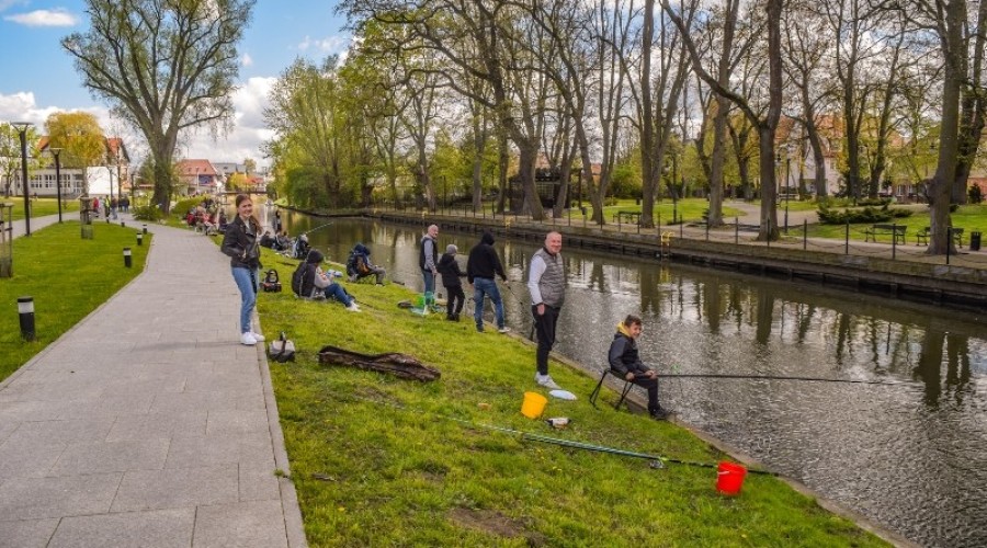 Zawody wędkarskie dla dzieci młodzieży (154)
