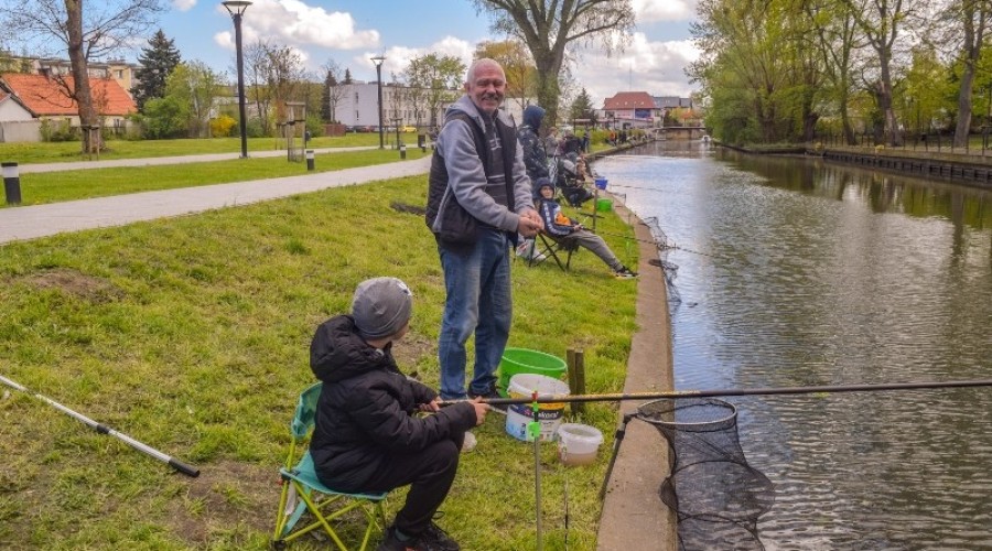Zawody wędkarskie dla dzieci młodzieży (160)