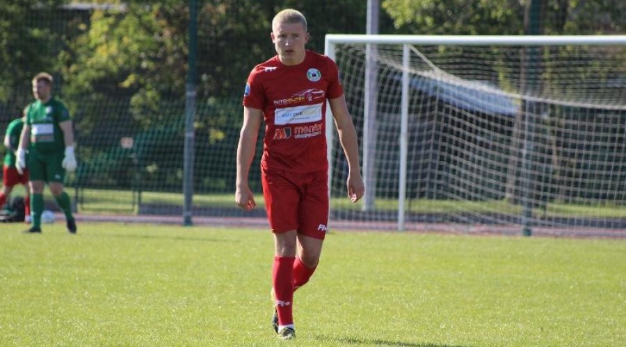 Zawodnicy z Nowego Dworu przegrywają po zaciętym pojedynku z drużyną ze Skarszew (25)