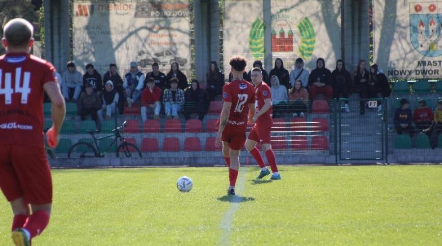 Zawodnicy z Nowego Dworu przegrywają po zaciętym pojedynku z drużyną ze Skarszew (3)