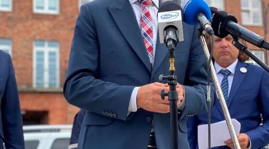 Nielegalne wysypiska odpadów zagrażają gminom.1