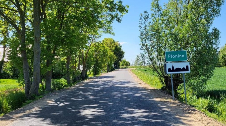 Umowa na przebudowę kolejnego odcinka drogi powiatowej w Płoninie podpisana1