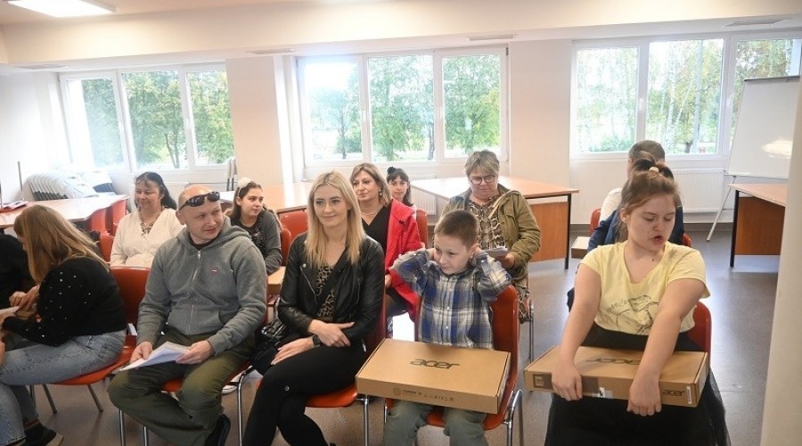  laptopy dla uczniów sosw (5)