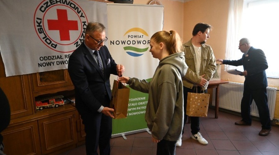 Młoda Krew Ratuje Życie. Pod Honorowym Patronatem Starosty Nowodworskiego. (12)