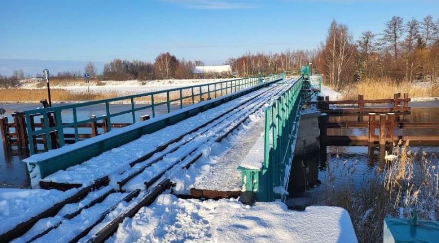 Remont zabytkowego, obrotowego mostu kolejowego w Rybinie zakończony (22)
