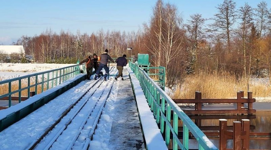 Remont zabytkowego, obrotowego mostu kolejowego w Rybinie zakończony (5)