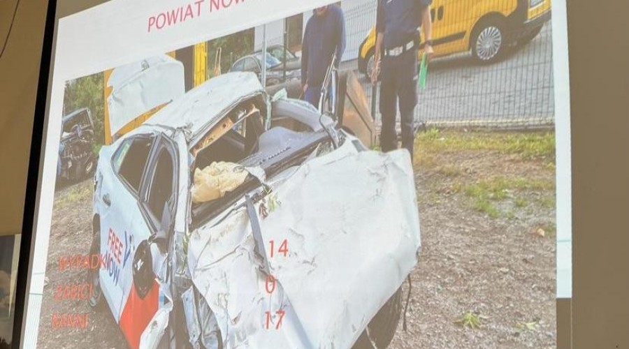 Bezpieczeństwo seniorów oraz bezpieczeństwo w ruchu drogowym głównymi tematami debaty w Nowym Dworze Gdańskim (3)