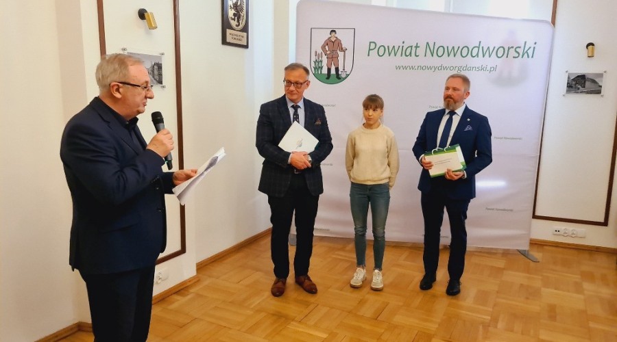 Nagrody sportowe Powiatu Nowodworskiego wręczone. (8)